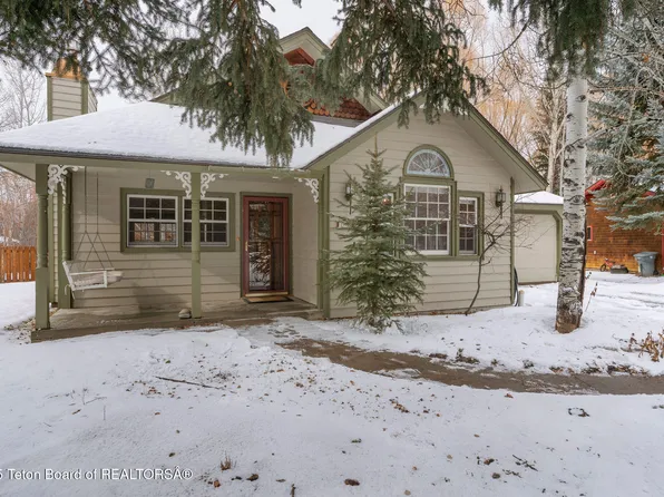 1055 W Longhorn Dr, Jackson, WY 83001