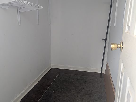 Walk in closet