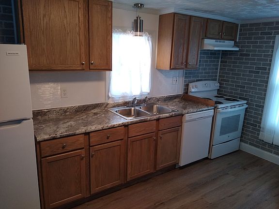 3rd image of 2312 E John St