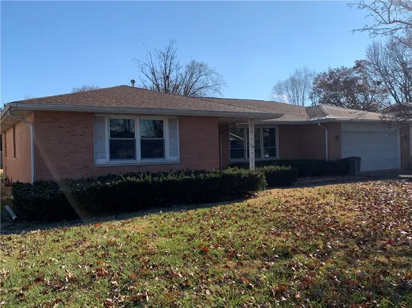 1028 Penguin St, Effingham, IL 62401