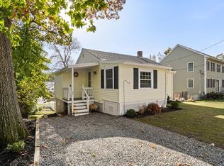 27 Warren Ave, Wakefield, MA 01880