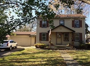 909 Avery Ave, Dixon, IL 61021