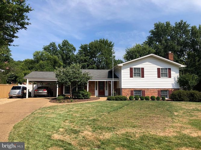 1st image of 8403 Ashwood Dr
