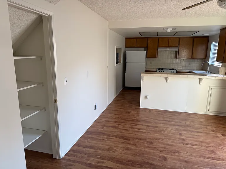 N Sunflower Ave — Photo 3