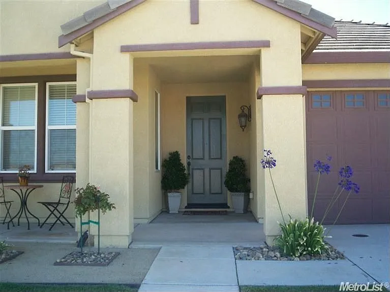 1804 Miekle Ave photo 1
