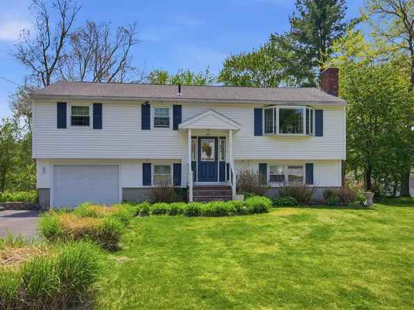 43 Matthias Street, Salem, NH 03079