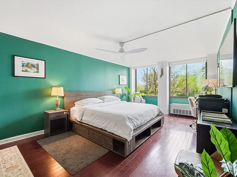 300 Winston Dr #L5 — Photo 14