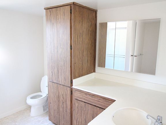 2nd image of 5735 Hazeltine Ave APT 3