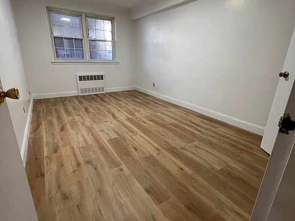 4th image of 8876 Bay 16th St #1