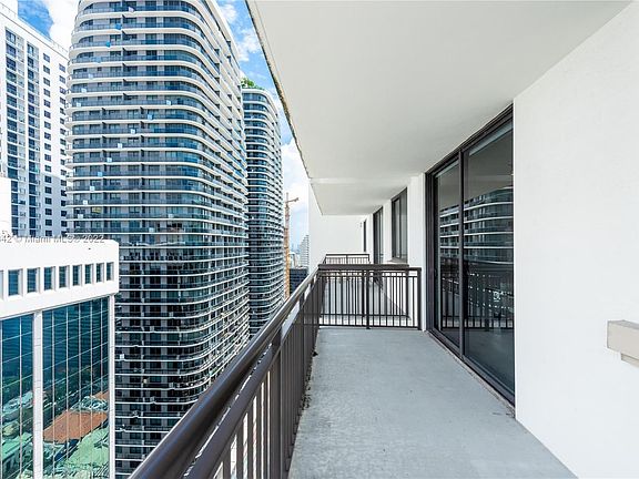 4th image of 999 SW 1st Ave APT 3114