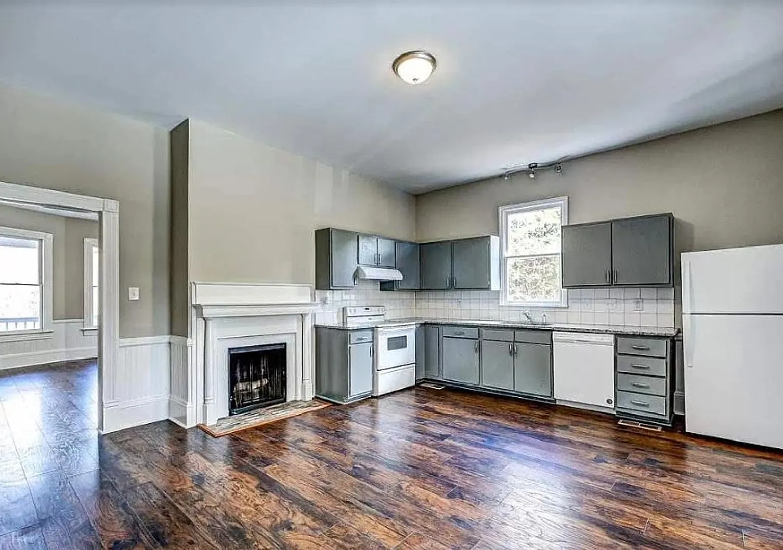 302 Park Ave — Photo 2