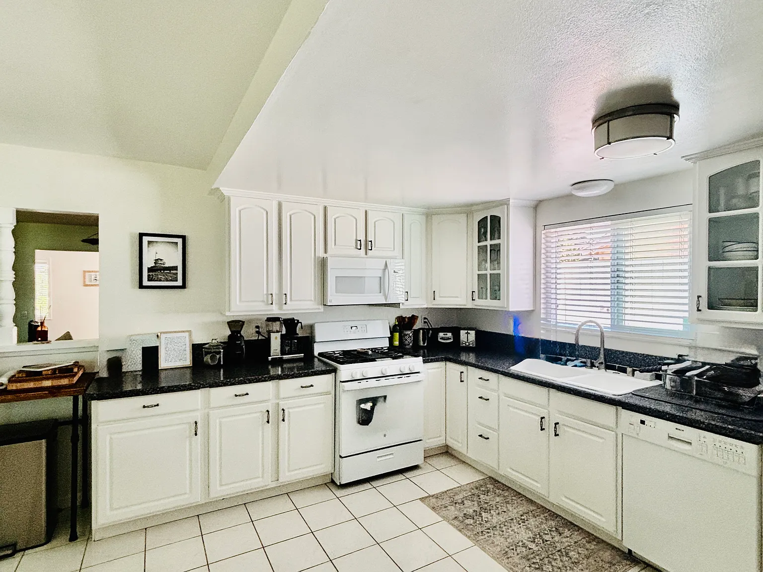 3 bed, 1500 sqft, $3,950 — Photo 2