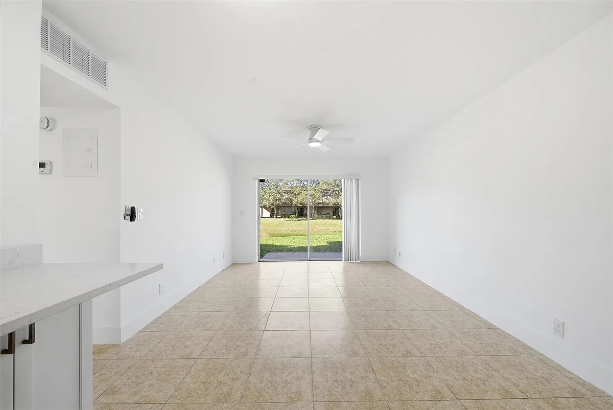 Building Photo - 3228 Coral Ridge Dr #1