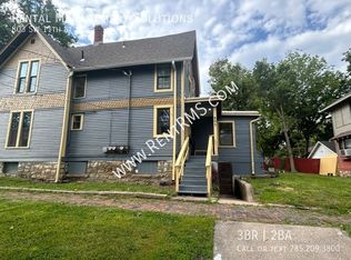 803 SW 11th St, Topeka, KS 66612