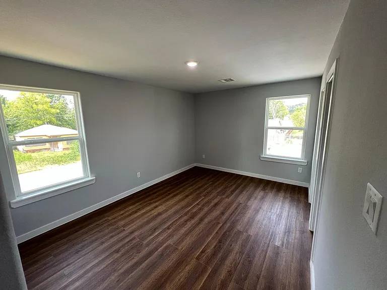 6619 Bacher St — Photo 2