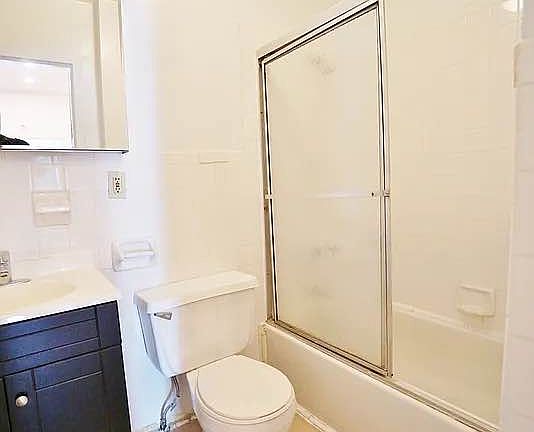 5th image of 453 W 46th St APT 5A