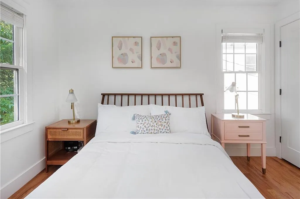 3 bed, 2.5 bath, 2500 sqft, $8,000 — Photo 3