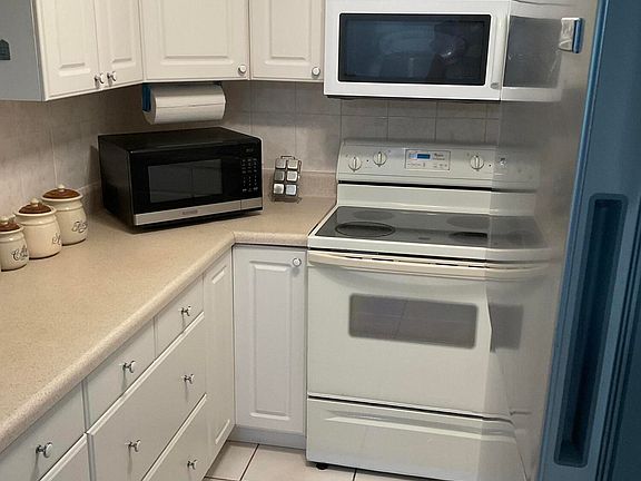 5th image of 29 Newport B #29