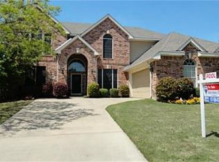 8425 Grand View Dr, North Richland Hills, TX 76182