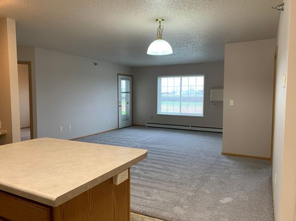 Eastview Apartments | 1009 3rd Ave NE, Dilworth, MN