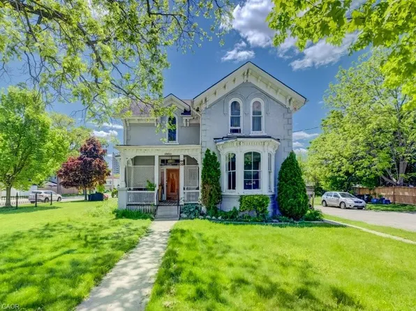 30 Brook St, Cambridge, ON N1R 4C1