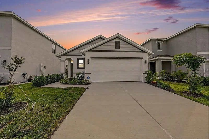 3 bed, 1516 sqft, $2,350 — Photo 2
