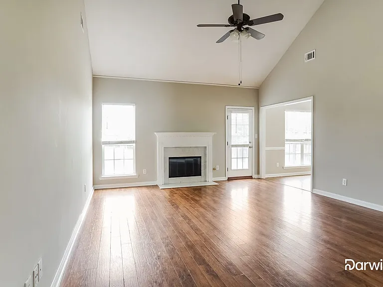 700 Waterford Ln — Photo 6