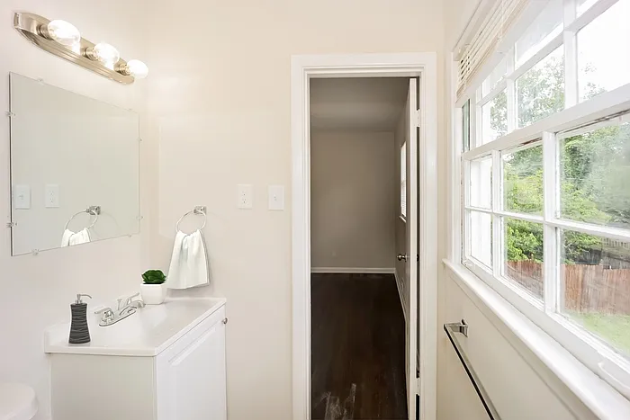 724 Dixon Rd — Photo 12