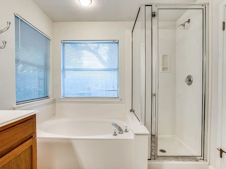 1314 Brighton Bend Ln — Photo 15