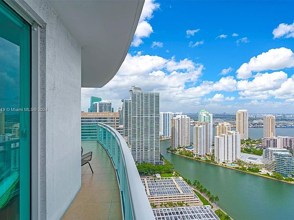 5th image of 950 Brickell Bay Dr APT 4510