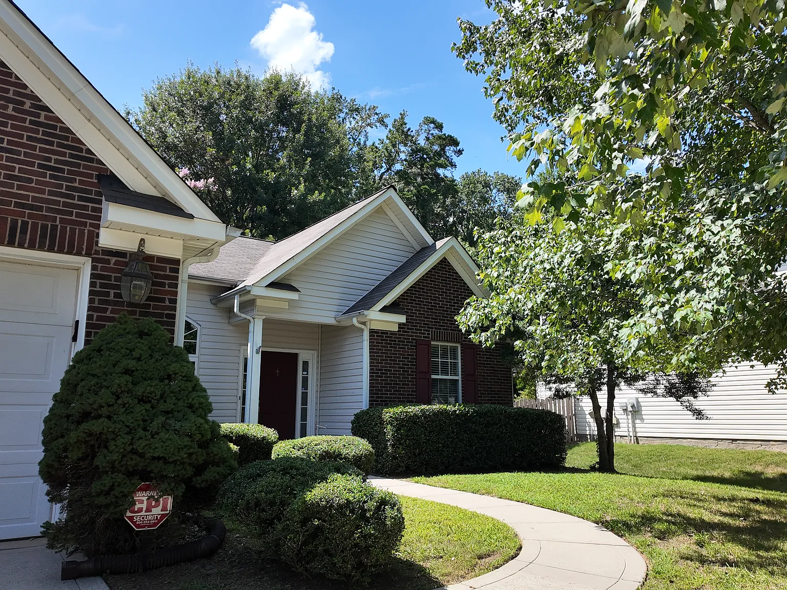 3 bed, 1588 sqft, $2,050 — Photo 2