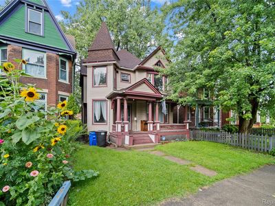 585 W Grand Blvd, Detroit, MI, 48216