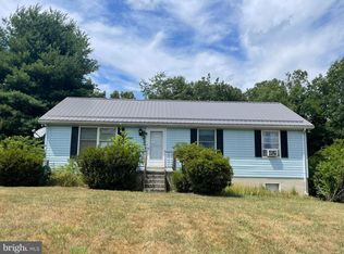254 Old Mill Manor Dr, Berkeley Springs, WV 25411
