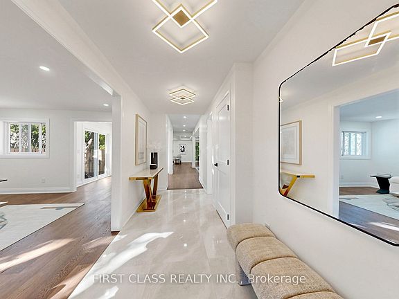 5th image of 2337 Devon Rd