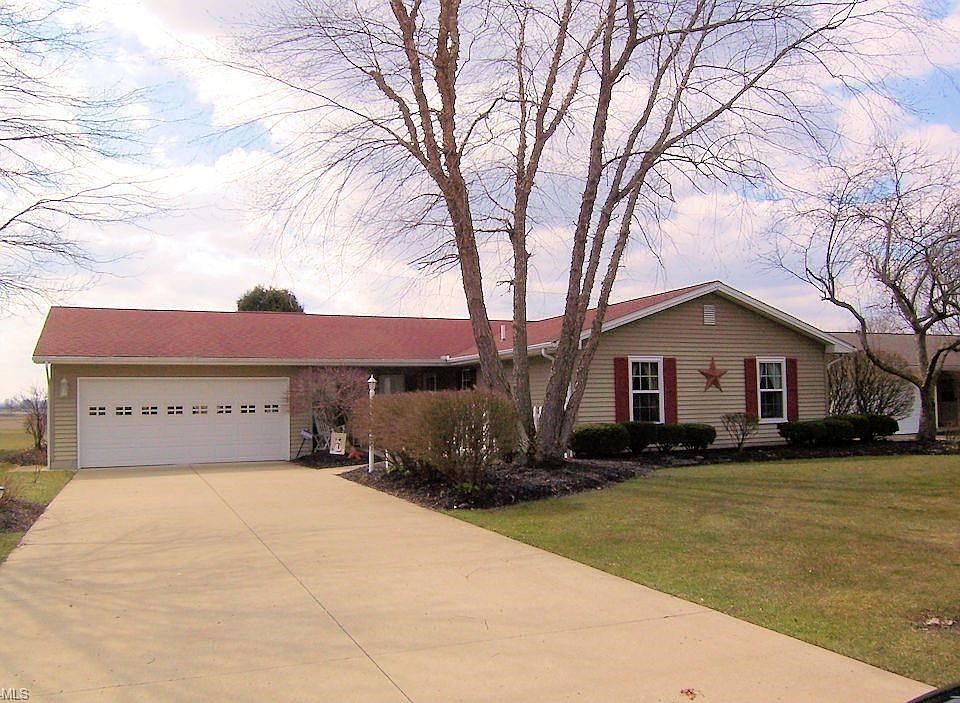 1st image of 665 Cathyann Dr