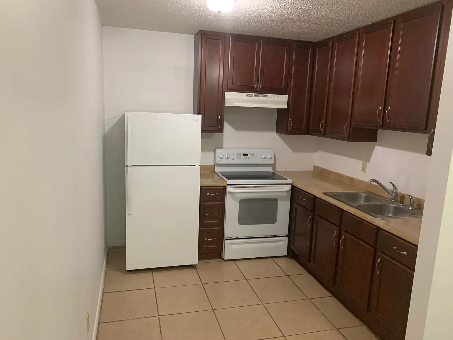 2 bed, 756 sqft, $1,095 — Photo 4