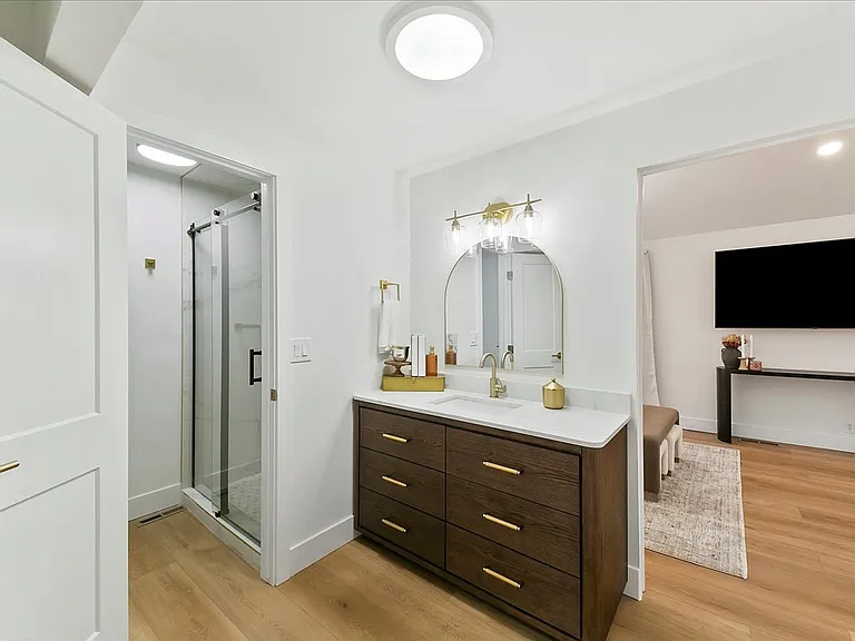 459 S Walnut St — Photo 22