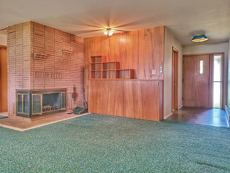 1109 Birch St — Photo 6