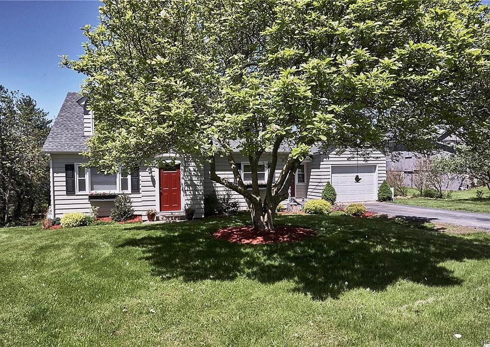 1st image of 67 Glenmere Ave