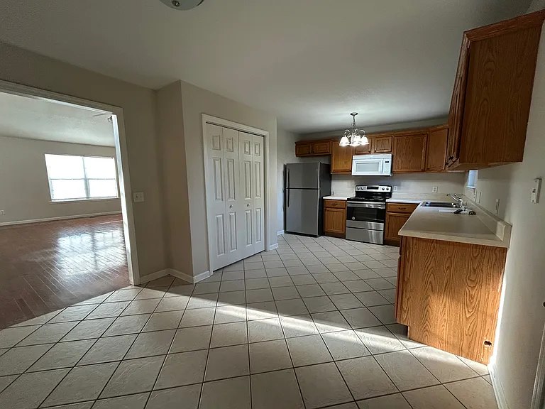 61 Hugo Dr — Photo 12