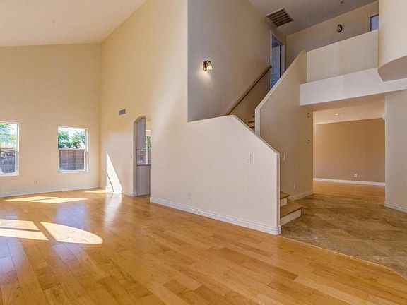 3rd image of 1103 S Cottonwood Ct