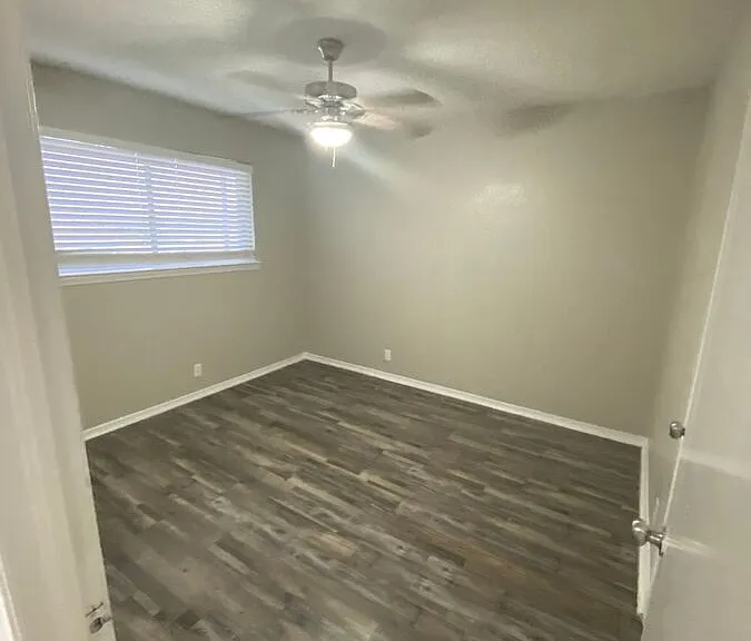 1729 Cox St — Photo 117