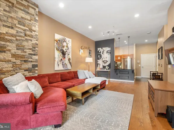 2451 Midtown Ave APT 112, Alexandria, VA 22303