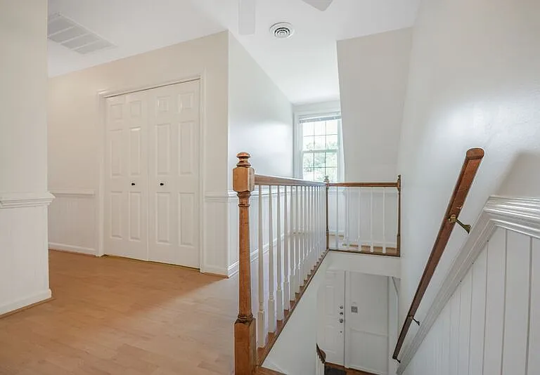 94 Cleremont Dr — Photo 28