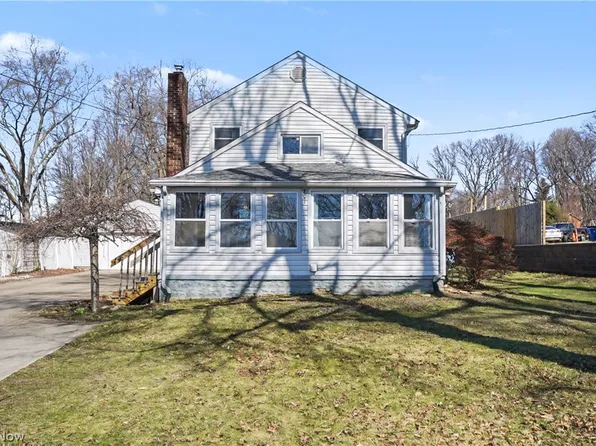 801 Chaffin Rd, Akron, OH 44306