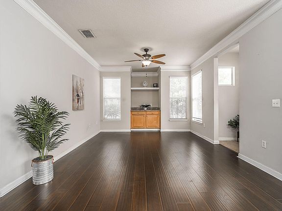 3rd image of 18118 Villa Creek Dr #18118
