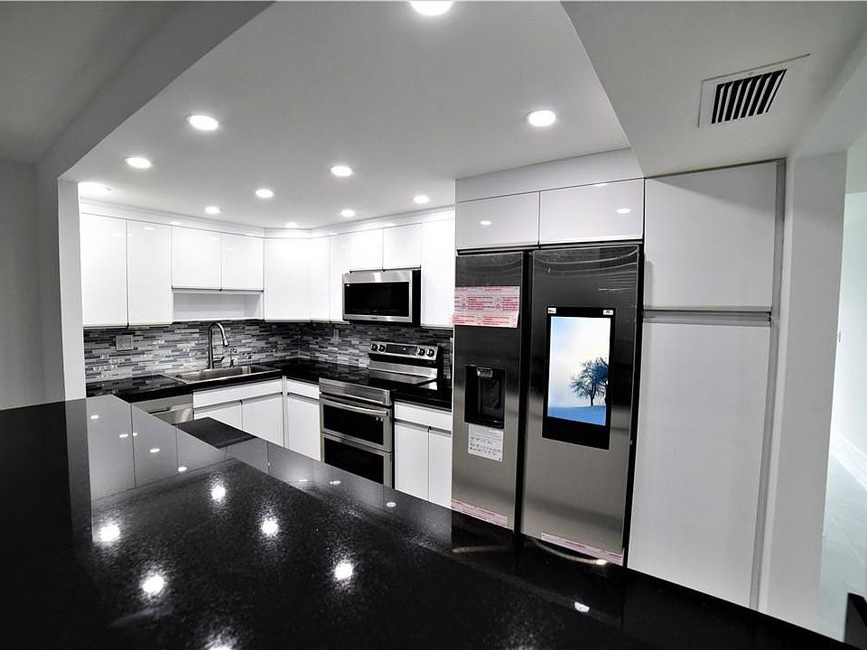 1st image of 20381 NE 30th Avenue #316