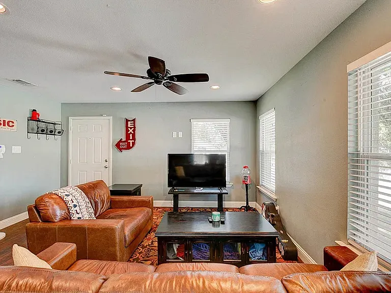 3201 Forest Park Blvd — Photo 4