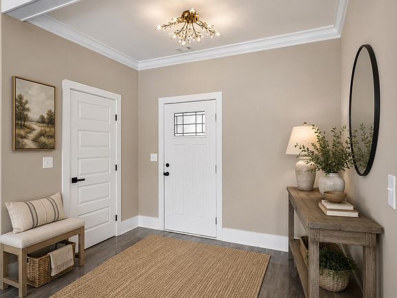 5th image of 126 English Oak Ln