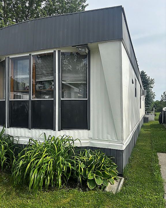 2nd image of 385 Gabriel Dr